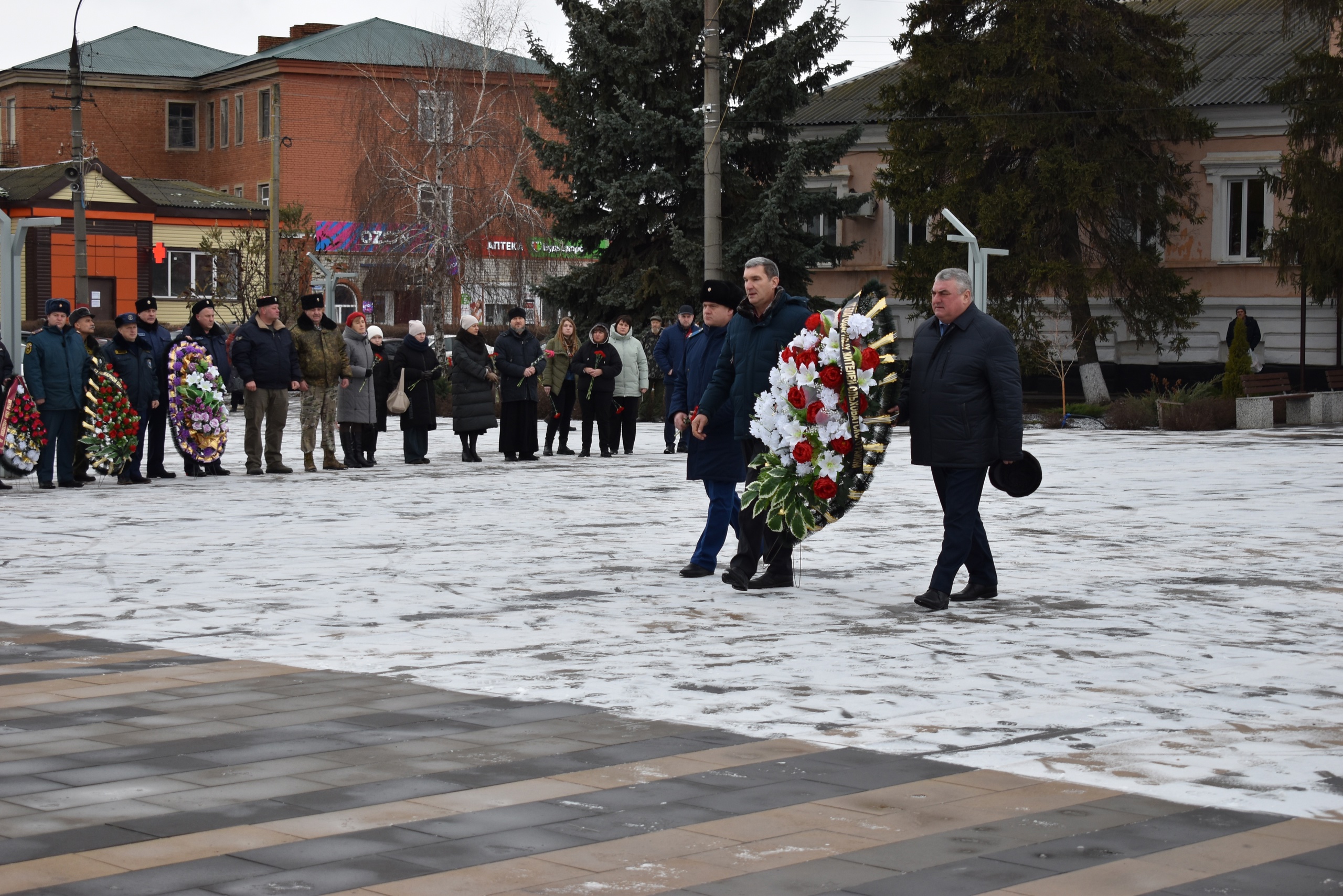 Почтили память погибших.